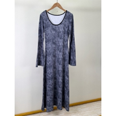 批发大码<b class='q'>秋</b>冬复古晕染灰喇叭袖长袖针织连衣裙纯欲风高级收腰显瘦长裙