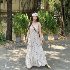 批发<b class='q'>大码</b>v领显瘦波点吊带连衣裙夏减龄甜美小清新海边度假<b class='q'>雪纺</b>长裙子