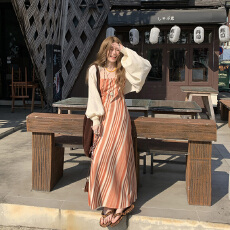 批发大码法式复古斜条纹修身吊带连衣裙夏2026新款修身显瘦显白<b class='q'>长裙</b>子