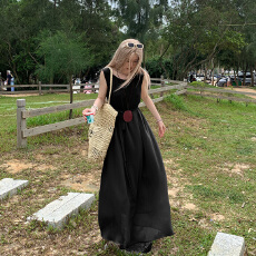 批发大码高级显白显瘦宽松黑色背心连衣裙<b class='q'>夏</b>旅游度假长裙+百搭透视白t
