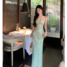 批发实拍破碎感清冷感显瘦亮片礼服裙生日裙年会宴会圣诞节长款连衣裙