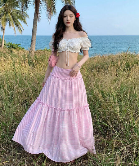 화이트 오프숄더 맨위 핑크색 스트라이프 하이웨이스트 롱 스커트 두 조각 여성 세트 여름 해변가 휴가 순수한 욕망 달콤한 매운맛 세트
