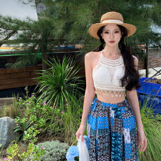 批发草原度假穿搭挂脖露肩背心比基尼+镂空防晒开衫+蓝色印花阔腿裤