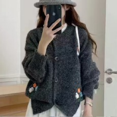 批发法式温柔风韩系刺绣开衫2025新款针织减龄麻花毛衣外套宽松上衣