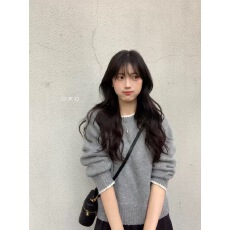 批发日韩风圆领撞色边灰色设计感韩版软糯毛衣女慵懒风宽松针织衫上衣