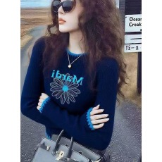 批发超好看漂亮韩系花朵<b class='q'>针织</b>毛衣秋冬独特短款高级感绝美轻奢内搭上衣