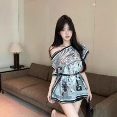 批发纯欲性感短袖慵懒<b class='q'>宽松</b>印花斜肩蝙蝠袖上衣女设计感小众露肩雪纺衫