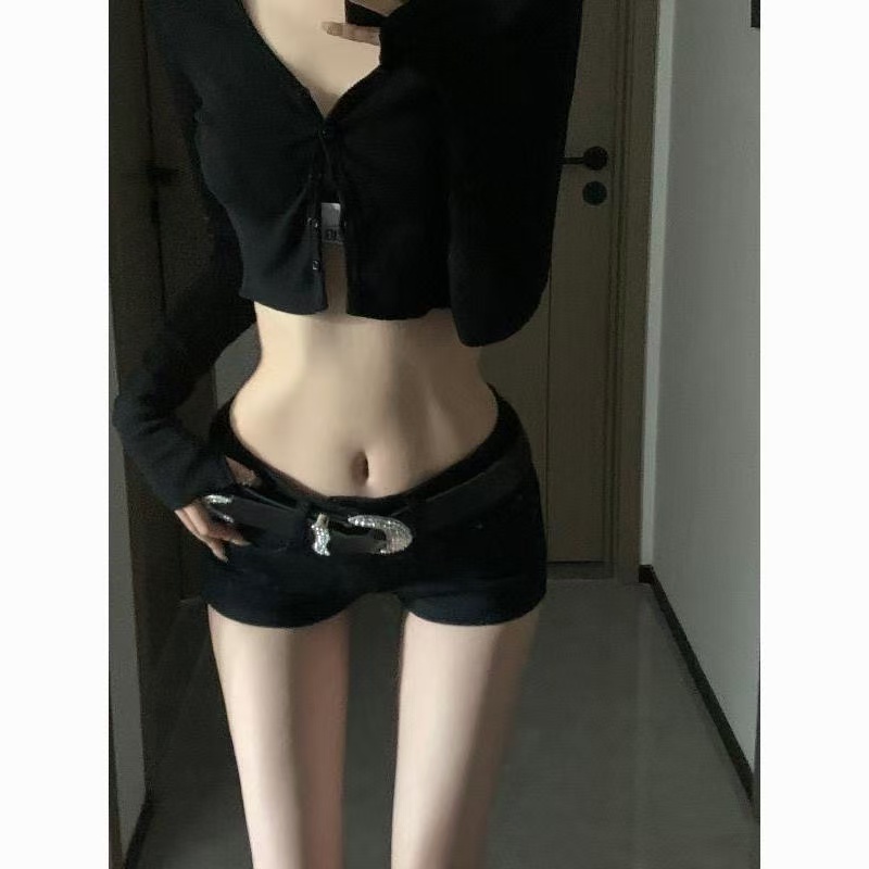 데님 반바지 여성 의류 봄 2026 새로운 하이웨이스트 슬림해 보이는 스트레이트 팬츠 디자인 센스 작은 대중 핫 바지 달콤한 차가운 바지
