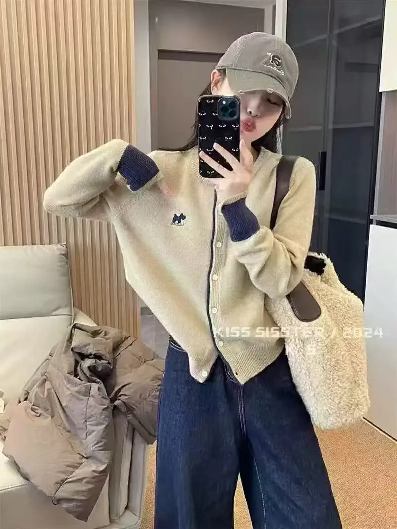 한국인기 라운드넥 배색 자수 가디건 상세 이미지 3