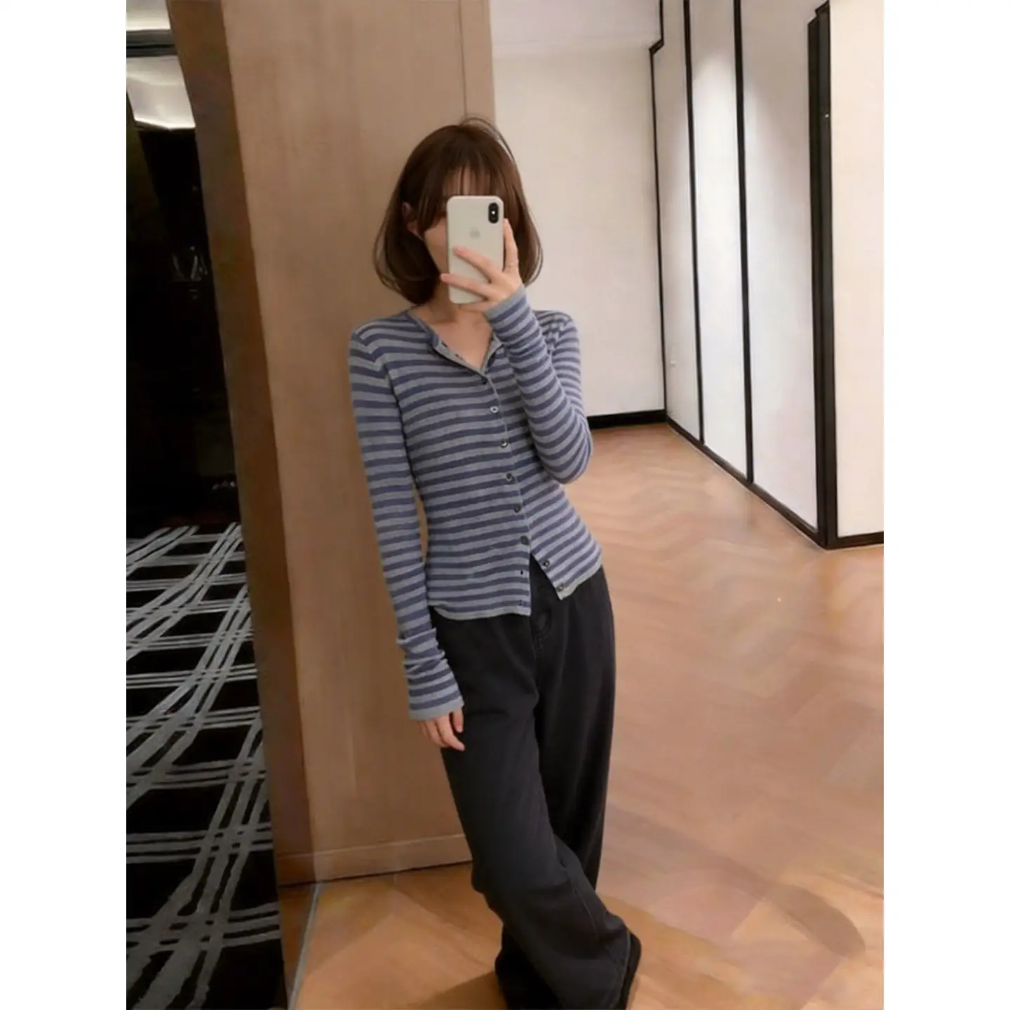 레트로 루즈핏 라운드넥 긴소매 가디건 상세 이미지 1