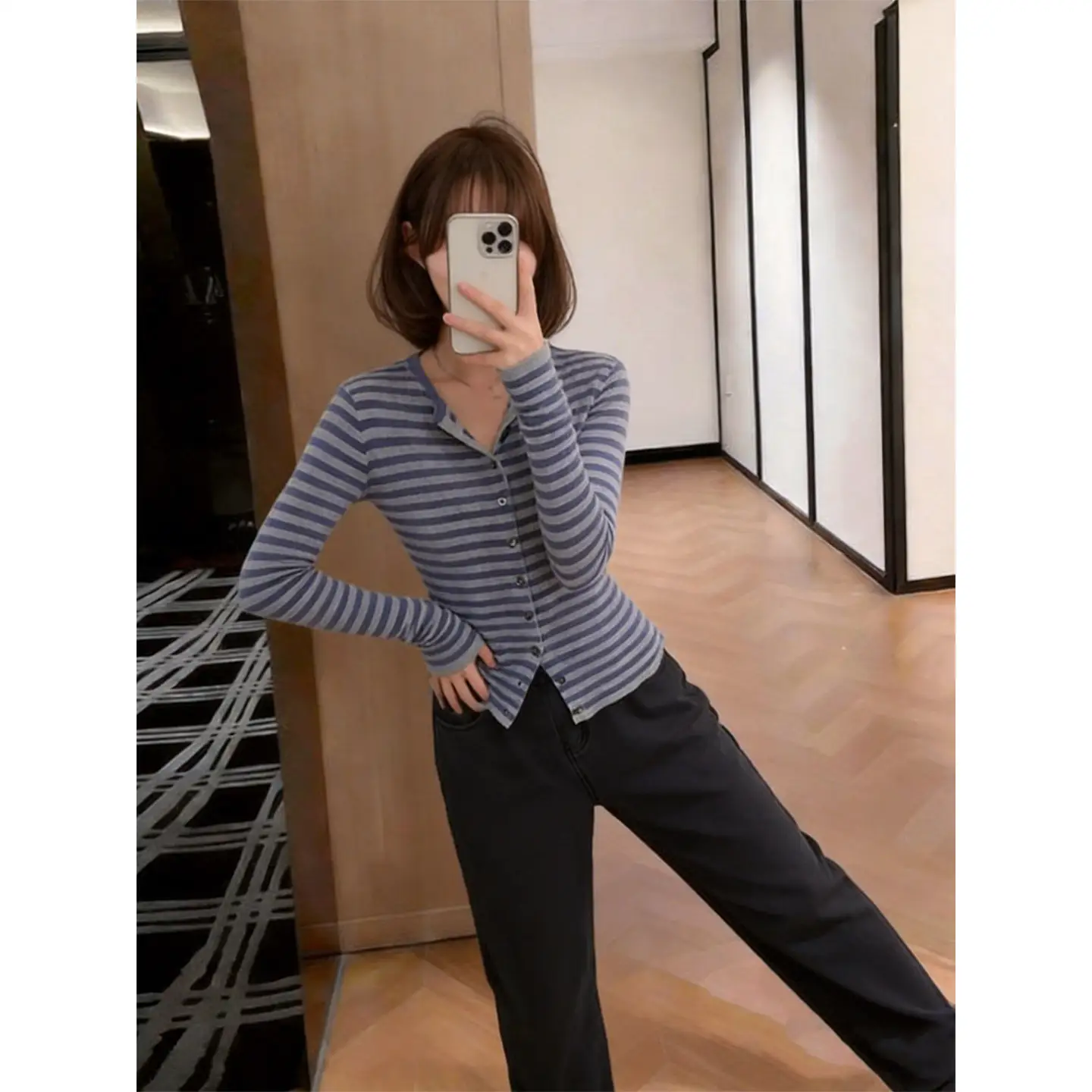 레트로 루즈핏 라운드넥 긴소매 가디건 상세 이미지 2