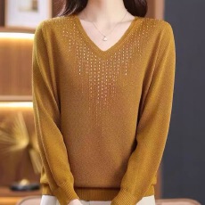 批发秋季<b class='q'>上衣</b>女2026新款针织衫V领中年毛衣韩版宽松打底衫洋气<b class='q'>妈妈装</b>