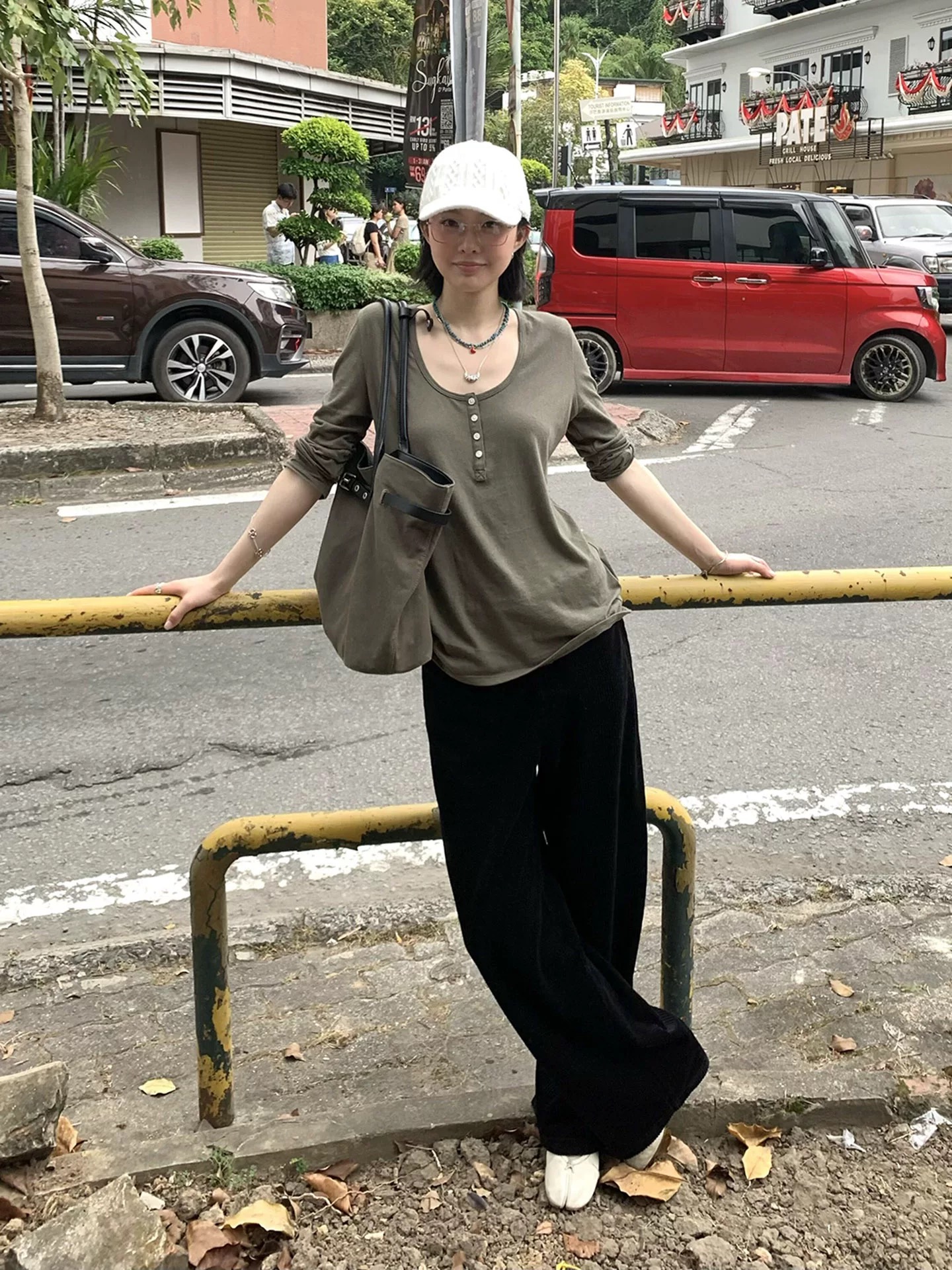 alright then 맞춤 마이크로 허리 수축 작은 넓은 어깨 깊은 u 헨리 칼라 긴팔 티셔츠