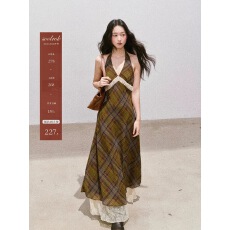 批发超显瘦复古蕾丝拼接雪纺<b class='q'>格</b>纹挂脖<b class='q'>连衣裙</b>