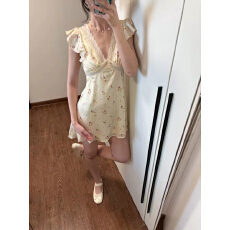 批发赵昭仪同款缎面碎花V领荷叶袖蓬蓬迷你收腰a字连衣裙