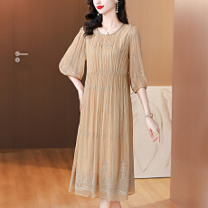 批发杭州真丝<b class='q'>连衣裙</b>女夏季2025新款高端品牌刺绣桑蚕丝长裙子宽松大码