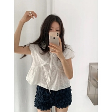 批发韩国chic 可爱刺绣碎花蕾丝边v领泡泡袖<b class='q'>衬衫</b>