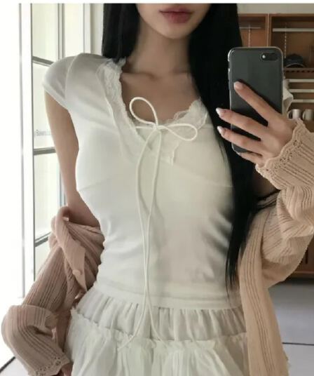 있음 선적 한국 ins 달콤한 차가운 바람 레이스 측면 V넥 레이스업 디자인 센스 반팔 몸매 가꾸기 티셔츠