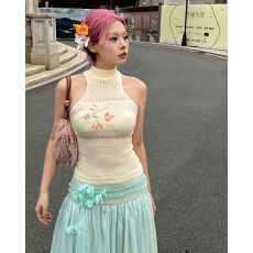 批发实价 法式小资绣花绝美吊带上衣新款独特漂亮设计感内搭无袖夏季