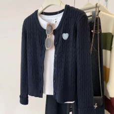 批发韩国藏蓝色麻花针织开衫<b class='q'>外套</b>女秋装高级感韩系外搭毛衣独特上衣