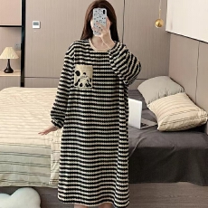 批发RX-<b class='q'>冬</b>季法兰绒南瓜条纹中长睡裙少女甜美可爱绣花裙居家宿舍可外