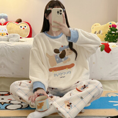 批发冬季新款女士双长圆领卡通绣花睡衣法兰绒保暖舒适休闲宽松家居服