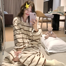 批发冬季少女ins风长袖睡袍开扣款睡衣长毛绒舒适保暖创意休闲家居服