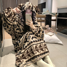 批发冬季少女ins风长袖连帽大睡袍长毛绒舒适柔软保暖简约宽松家居服