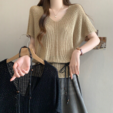 批发实拍~卡其色V领正肩短袖针织衫2026<b class='q'>夏</b>大码胖mm外搭罩衫收腰上衣
