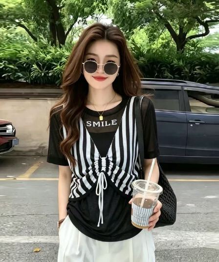 실사 빅 사이즈 긍정적 인 어깨 반팔 스트라이프 티셔츠 여성 2026 여름 얼음 실크 니트 슬림해 보이는 페이크 레이어드 펌프 로프 맨위