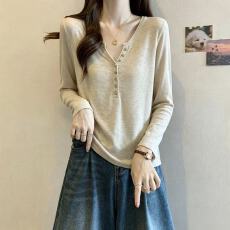 批发实拍~<b class='q'>大码</b>早秋薄款V领针织衫女微胖宽松显瘦休闲内搭打底衫上衣
