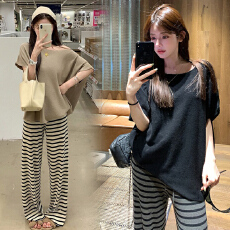 批发<b class='q'>孕妇装</b>夏季2026新款松弛感斜肩针织上衣+条纹阔腿裤<b class='q'>哺乳</b><b class='q'>两件套</b>