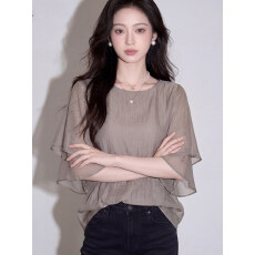 批发夏季2026极简风微透<b class='q'>罩衫</b>女短袖蝙蝠衫宽松圆领休闲百搭雪纺衫