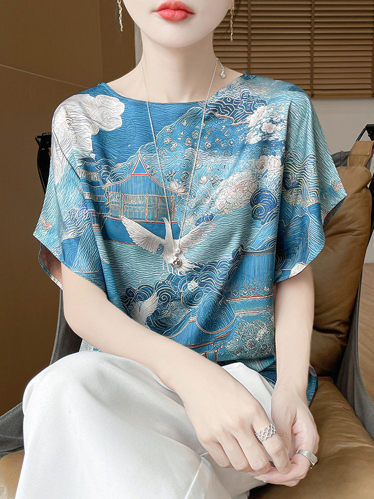 新款丝滑缎面一字领短袖女时尚印花气质上衣   服裝批發女裝批發服飾貨源