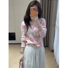 批发2026年春季新款小众粉色印花针织开衫长袖时尚温柔上衣女➕裙子