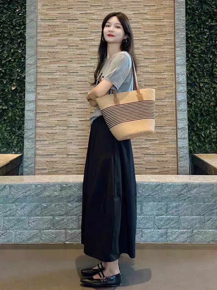여름 연령 감소 도파민 전체 집합 착용 가져 가라. 한 부서 작은 키 회색 긍정적 인 어깨 만화 티셔츠 반신 치마 세트