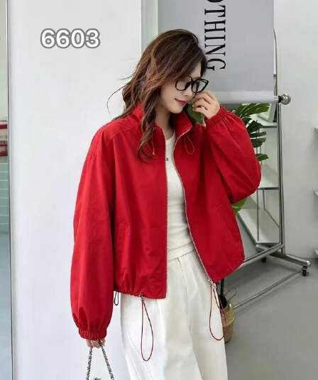 이른 가을 밝은 색상 쇼트 스타일 자켓 여성 스탠드 칼라 지퍼 펌프 로프 밑단 루즈핏 작은 키 캐주얼 재킷