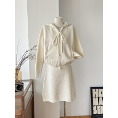 批发赵露思<b class='q'>明星</b><b class='q'>同款</b>白色v领拉链针织毛衣外套女秋冬新款高腰半身裙子