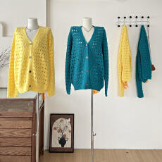 批发区区欧阳<b class='q'>镂空</b><b class='q'>针织衫</b>女秋季2024新款宽松毛衣外套复古长袖开衫上衣