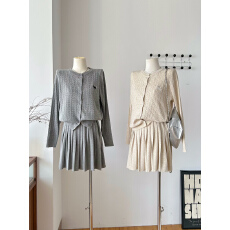 批发韩系小马刺绣麻花针织套装开衫女春秋季外搭软糯温柔高品质<b class='q'>短款</b>