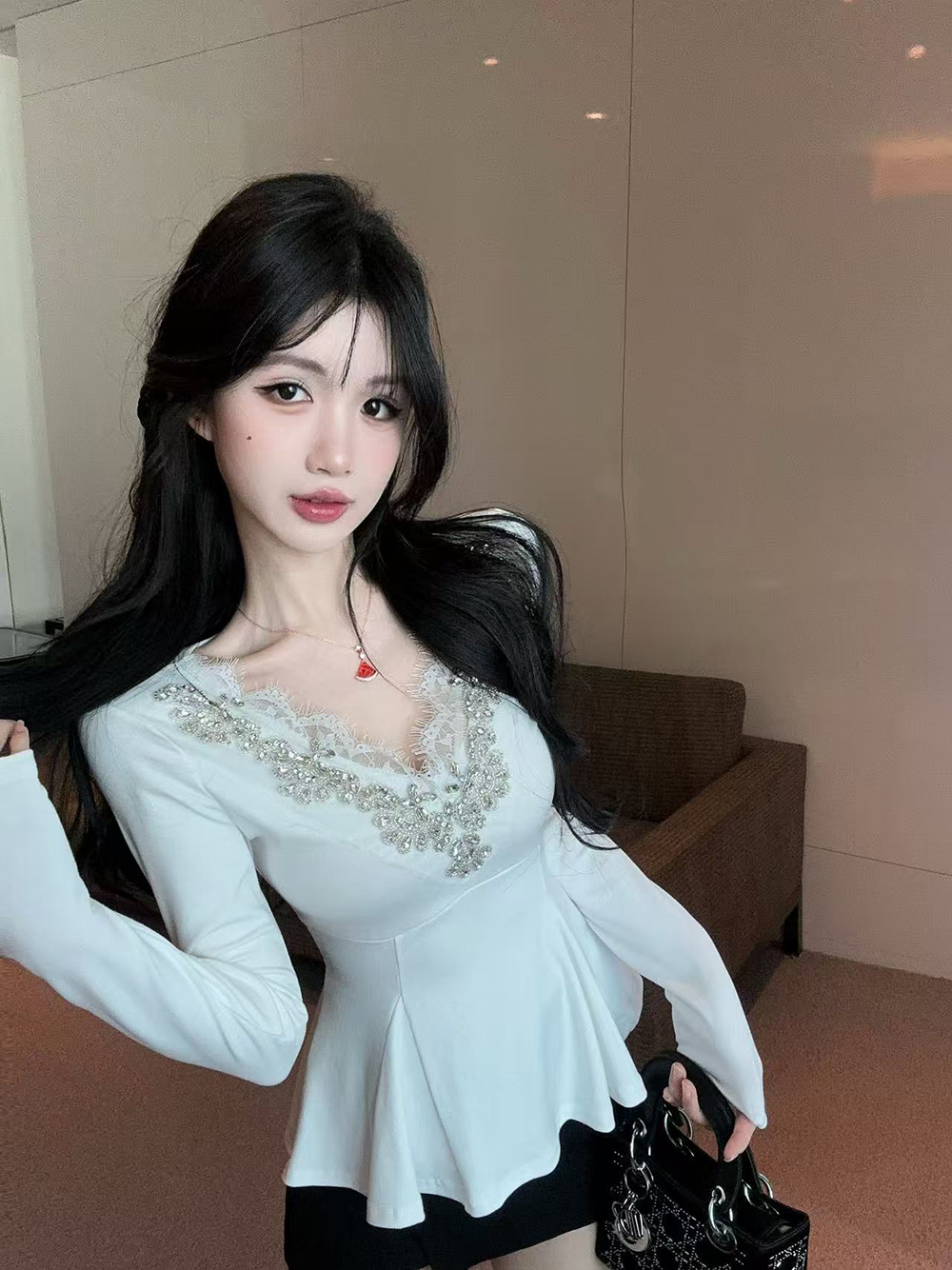 실사 정가 작은 샤넬 스타일 무거운 작업 다이아몬드 세팅 레이스 V넥 몸매 가꾸기 허리 수축 긴팔 만나는 외출용 맨위