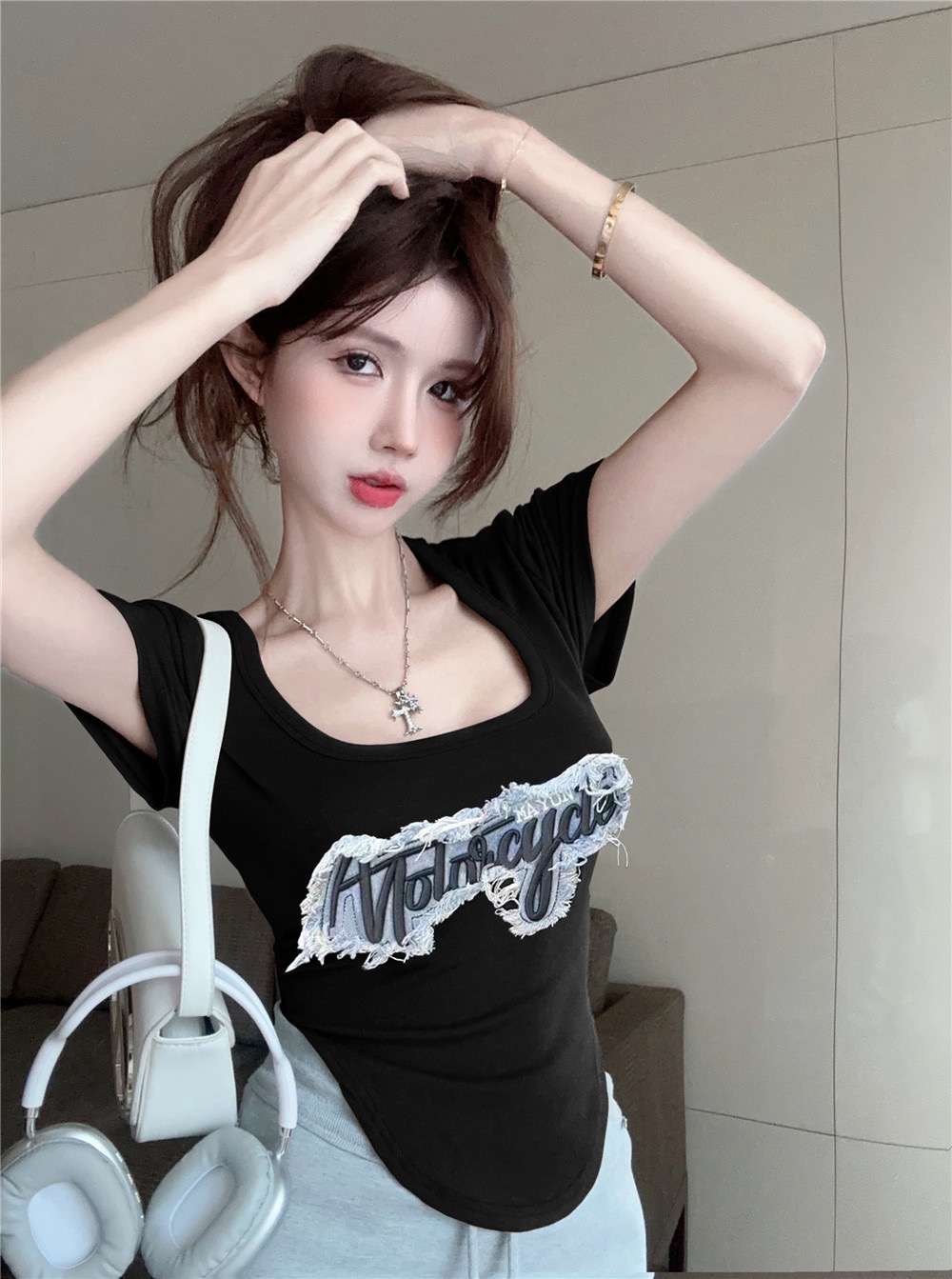 실사 정가 아메리칸 핫걸 데님 자수 쇼트 스타일 불규칙 u 칼라 반팔 티셔츠