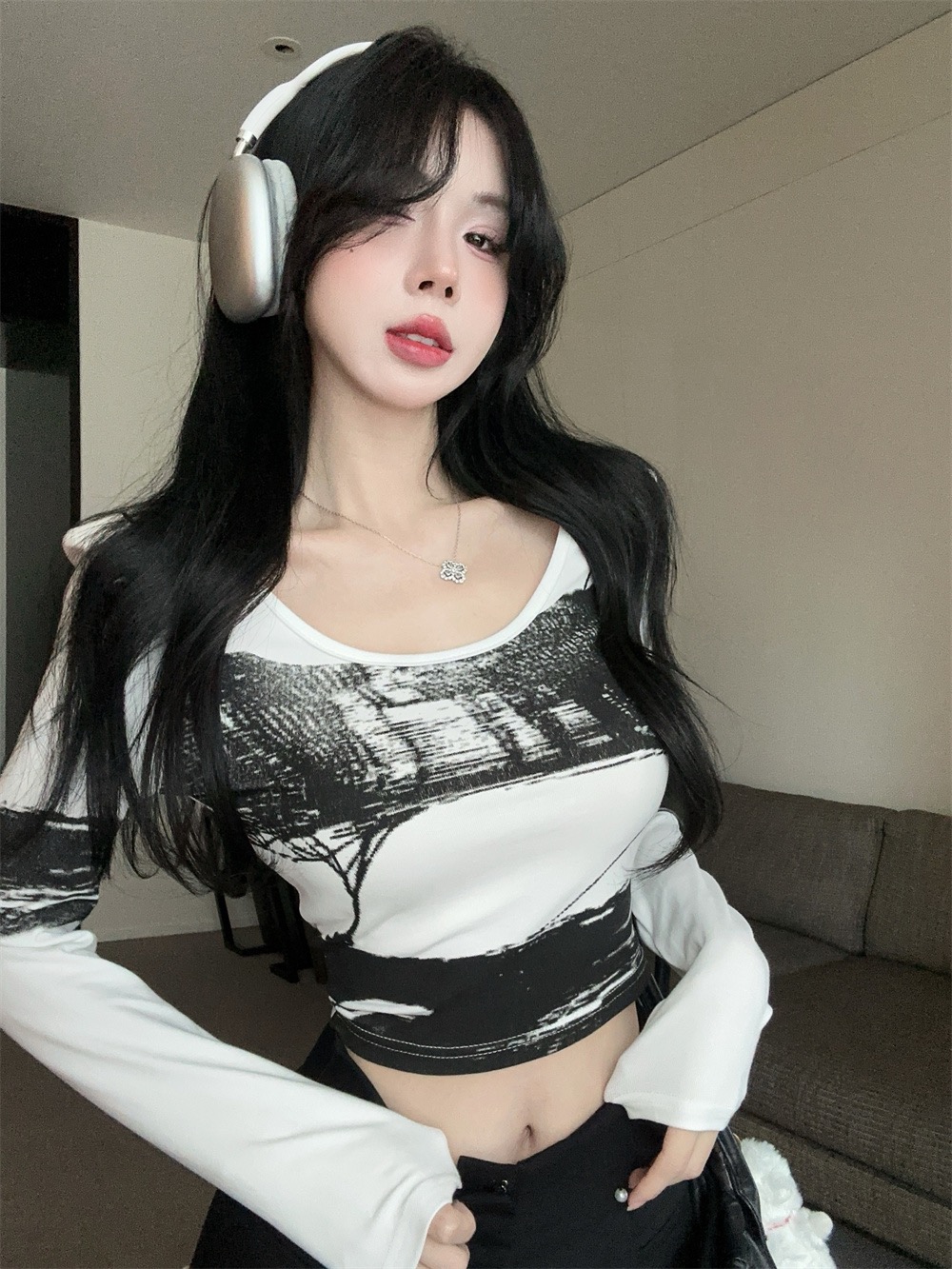 실사 정가 새로운 아메리칸 달콤한 매운맛 몸매 가꾸기 슬림해 보이는 긴팔 쇼트 스타일 티셔츠 여성 작은 대중 맨위