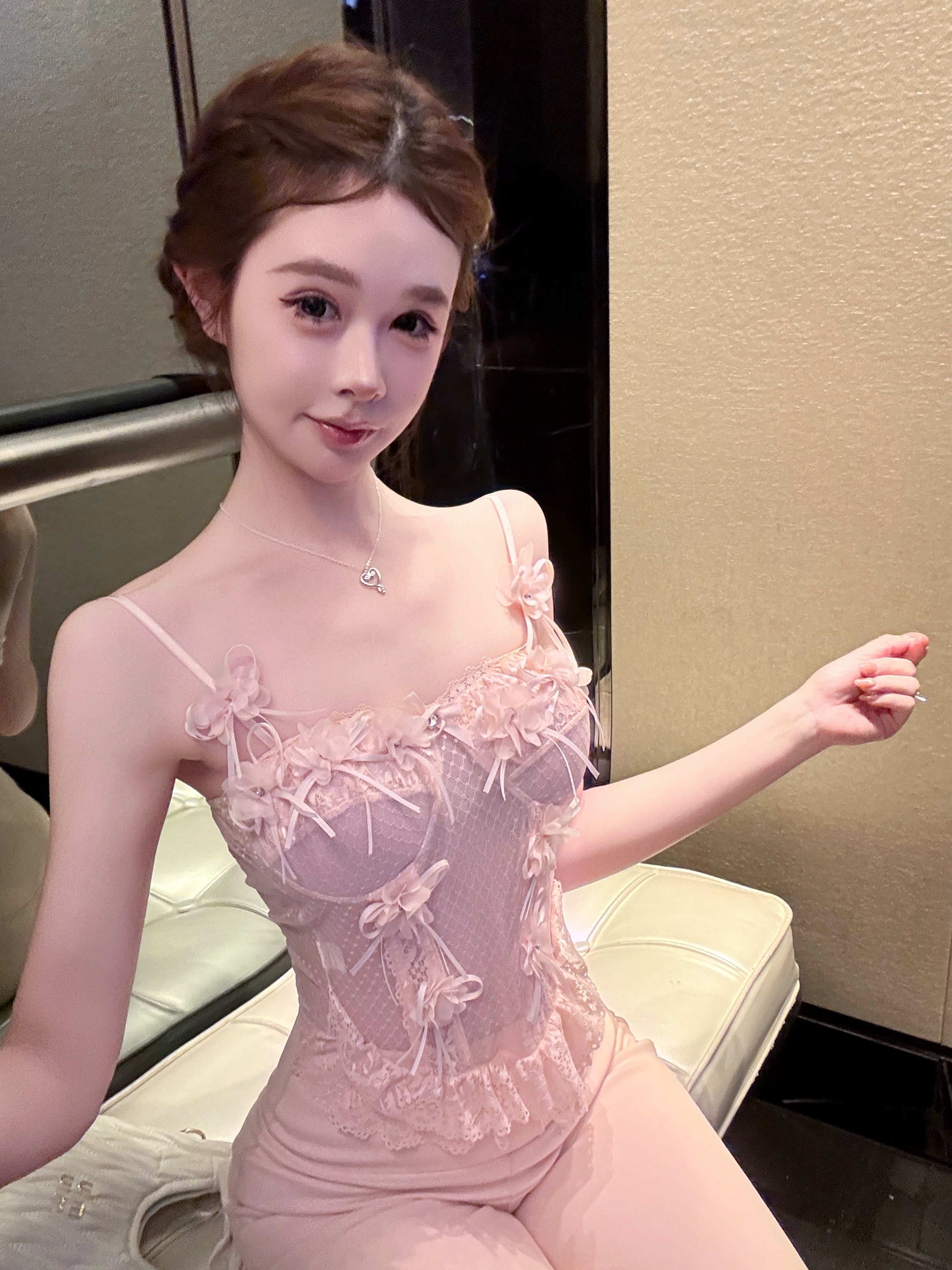 실사 정가 순수한 욕망 바람 나비 매듭 무거운 작업 생선뼈 수공 꽃 세트 훈련 명문 여성 캐미솔 외출용 맨위