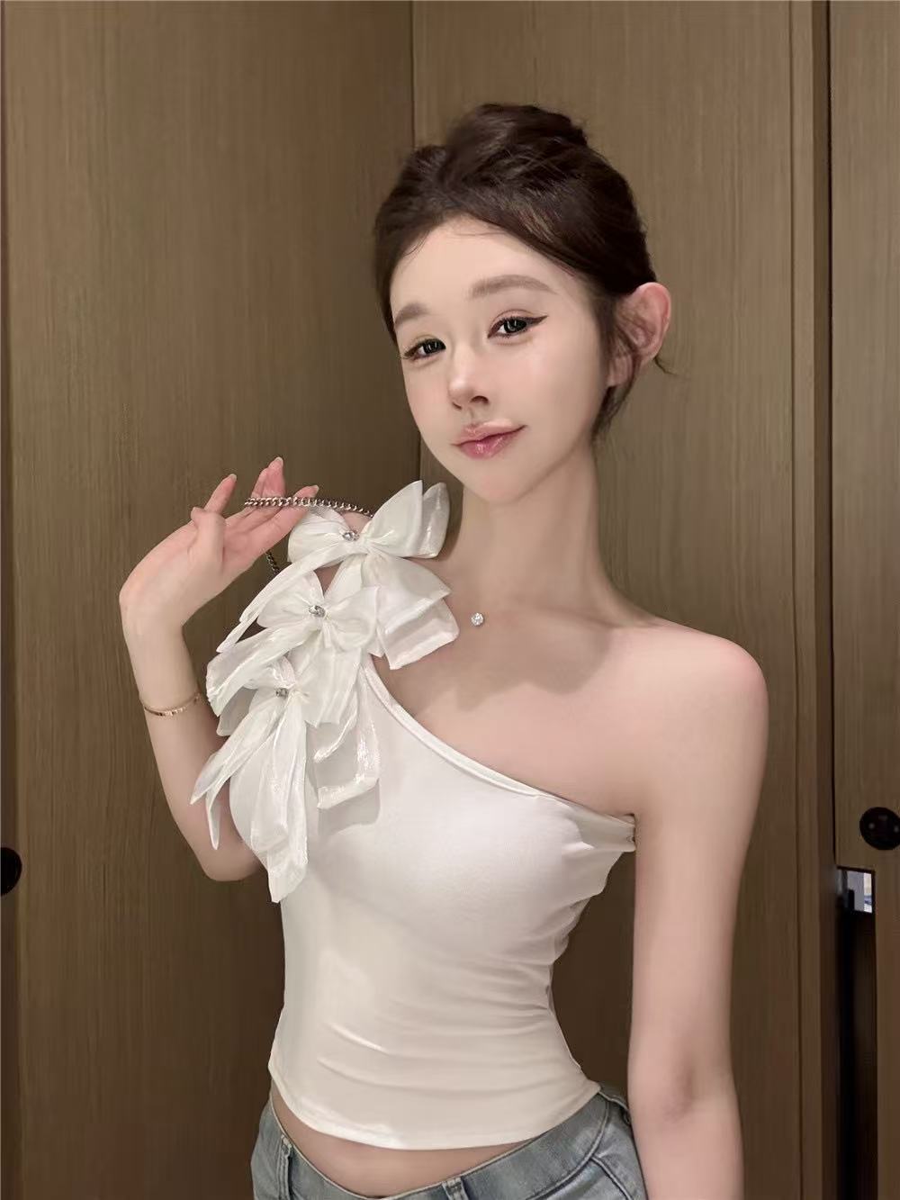 실사 정가 프랑스식 순수한 욕망 핫걸 비스듬한 어깨 나비 매듭 조심해. 기계 디자인 센스 민소매 조끼 슬립 맨위