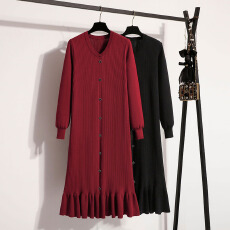 批发实拍大码女装2025秋冬新款针织连衣裙时尚百搭配大衣中长款毛衣裙