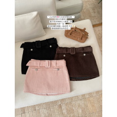 批发粉色灯芯绒<b class='q'>半身裙</b>女冬季miu系甜美纯欲风a字裙<b class='q'>包臀</b>裙