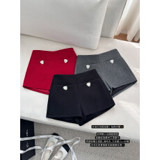 批发2025新款高级感气质韩版小香风毛呢精致设计感三角不规则水钻<b class='q'>短裤</b>