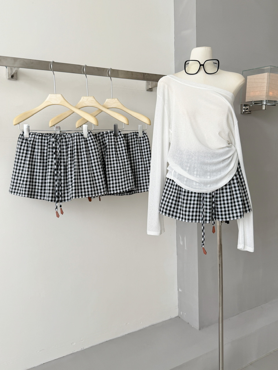 한 마디 허리밴드 체크무늬 반 스커트 여성 여름 레트로 스타일 시원한 노출 방지 하이웨이스트 미니 스커트