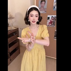 批发大码女装夏季阳光女孩刺绣镂空花花海边新款度假气质高腰<b class='q'>连衣裙</b>